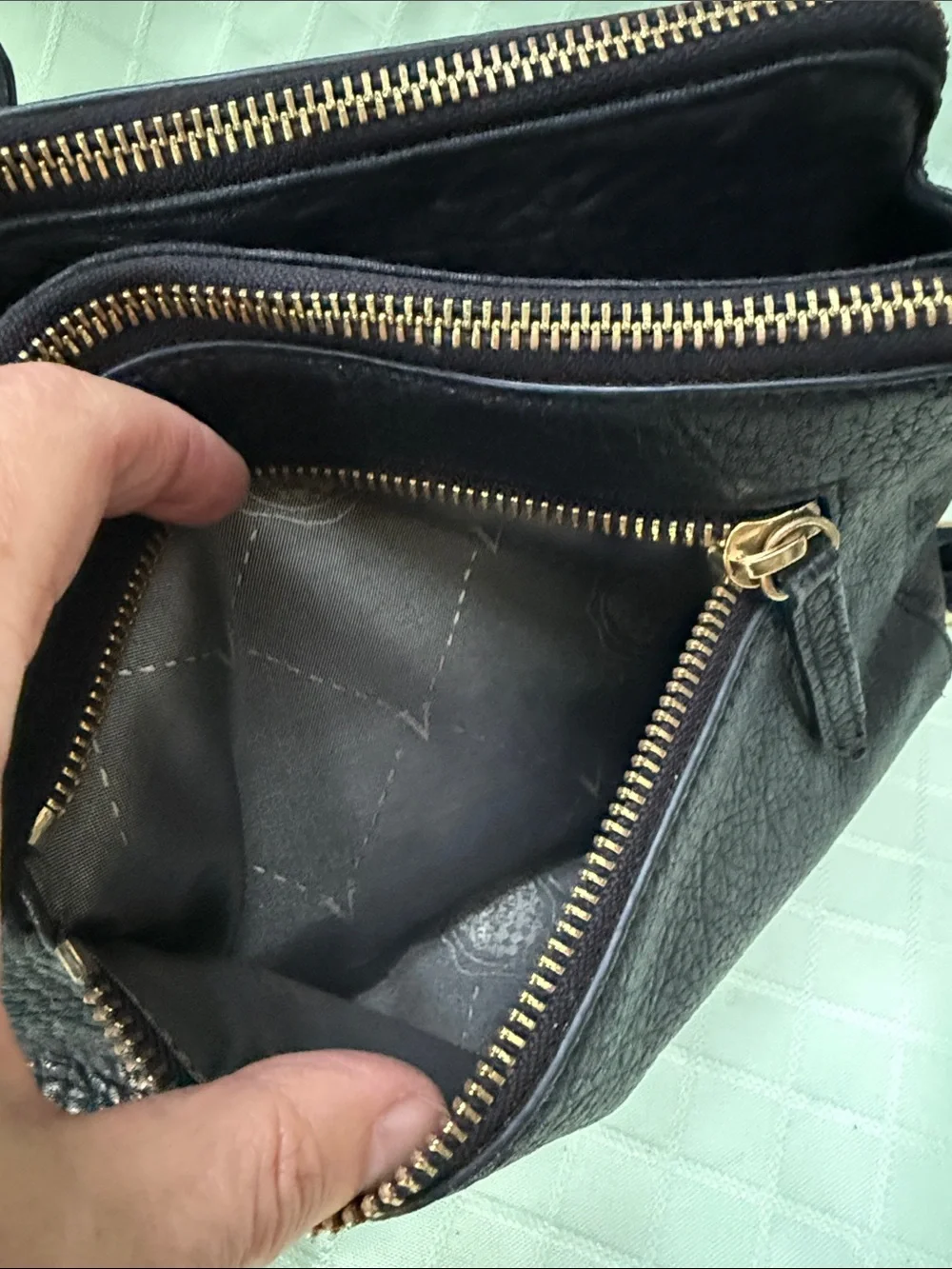 Vintage Vince Camuto Classic Black Pebbled Leather Crossbody Bag/Gold Hardware